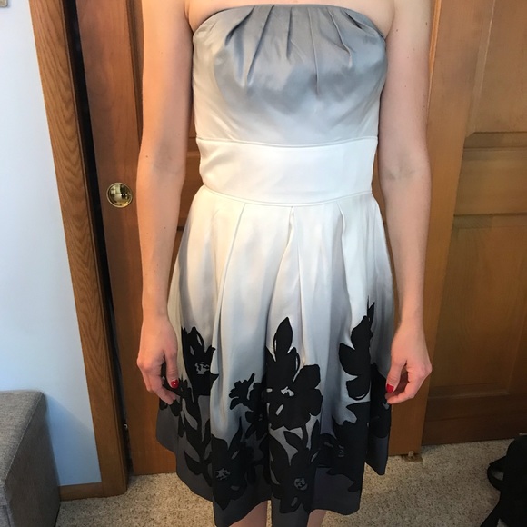 Black and White Dress - Picture 4 of 5